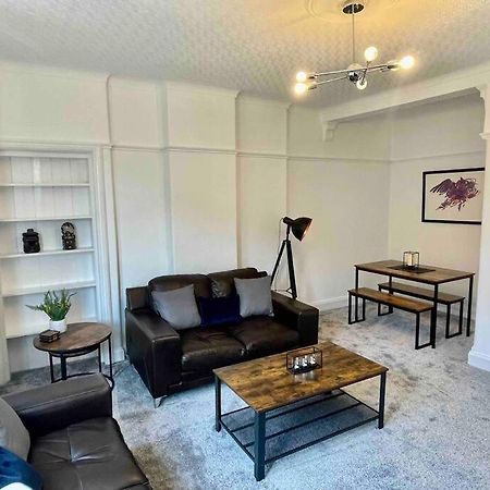 Large 2 Bed Near Glasgow Airport Paisley Eksteriør billede