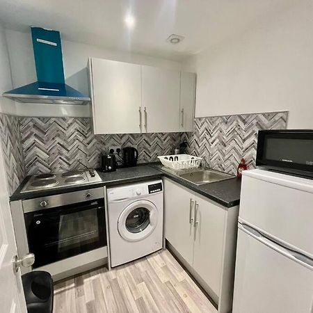 Large 2 Bed Near Glasgow Airport Paisley Eksteriør billede