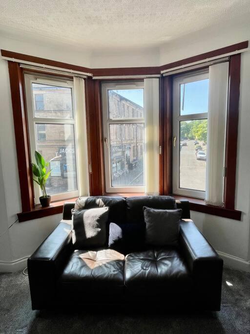 Large 2 Bed Near Glasgow Airport Paisley Eksteriør billede