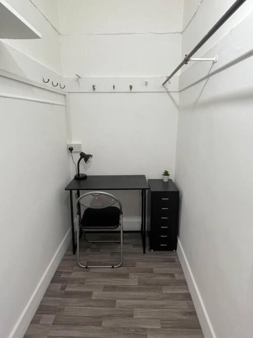 Large 2 Bed Near Glasgow Airport Paisley Eksteriør billede