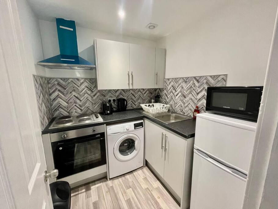 Large 2 Bed Near Glasgow Airport Paisley Eksteriør billede